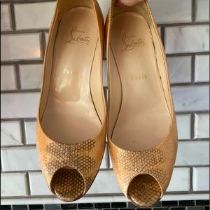 Size 37 1/2 Christian Louboutin